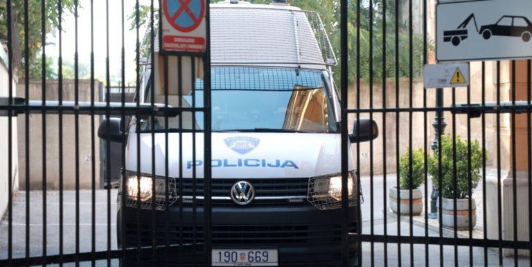 USKOK u akciji: Uhićena policajka, sumnja se da je odavala tajne podatke iz policijskog sustava
