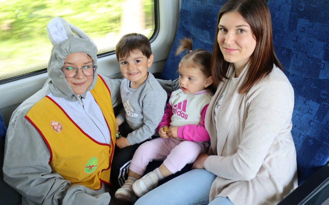Šarenilo i veselje na tračnicama: “Zeko express” razveselio mališane na relaciji Čakovec – Mursko Središće!