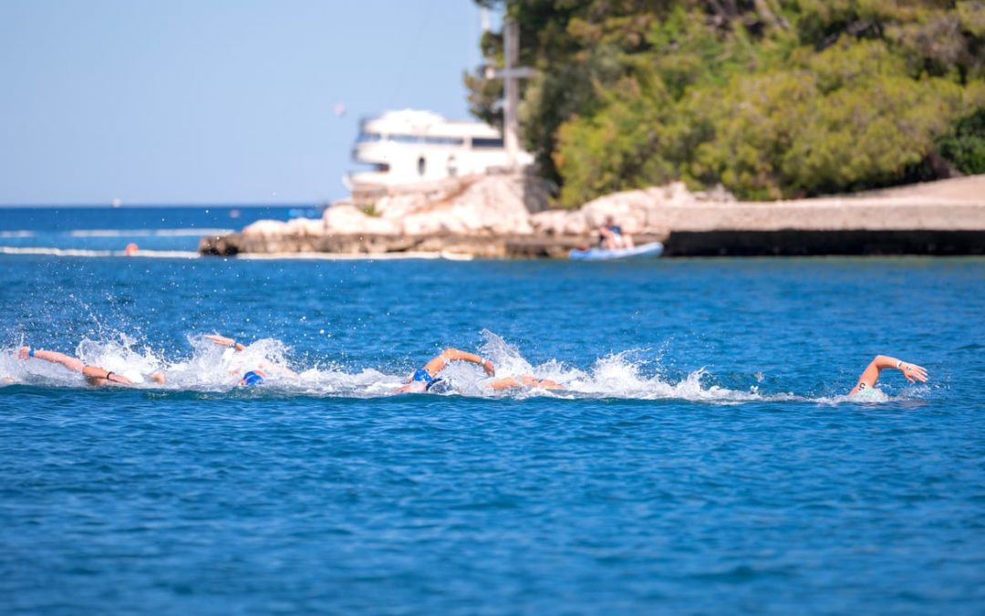 Spektakularna završnica EP u daljinskom plivanju u Starom Gradu: Mađarska dominirala u štafeti i knockout utrkama!