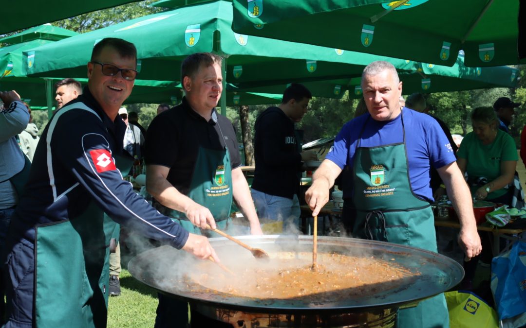 Kulinarski majstori i domaći proizvodi na Šetnici sv. Barbare: Manifestacija “Što smo, kaj smo i kak kuhamo” sjajan uvod u “Ljeto uz Muru”