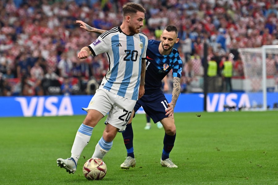 Braća Mac Allister okrunjena prvacima na isti dan u različitim zemljama