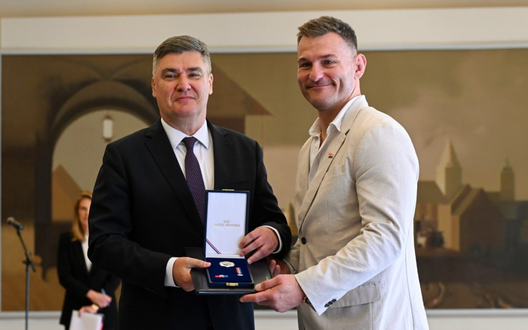 Predsjednik Milanović odao počast UFC legendi: Stipe Miočić primio visoko državno odlikovanje