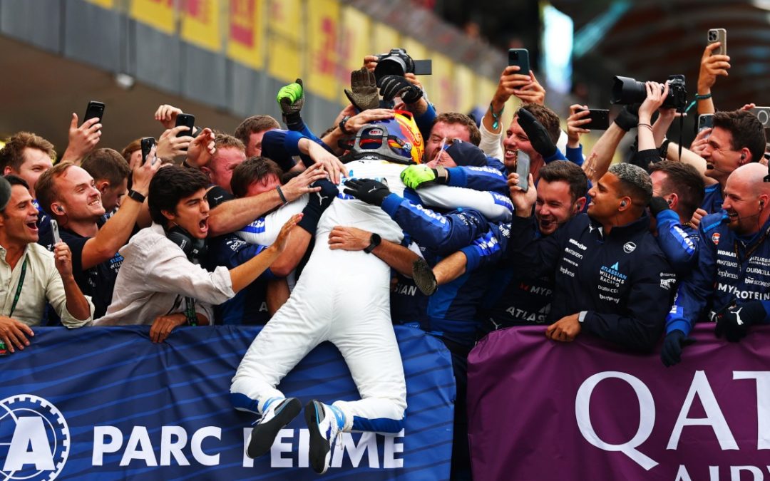 Verstappen slavio u Azerbajdžanu, Piastri i dalje vodeći unatoč odustajanju