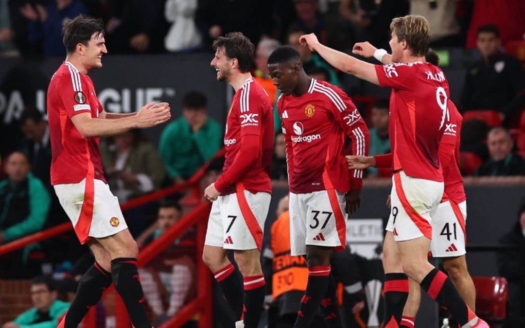 Nakon dolaska trojice napadača Manchester United želi pojačati obranu