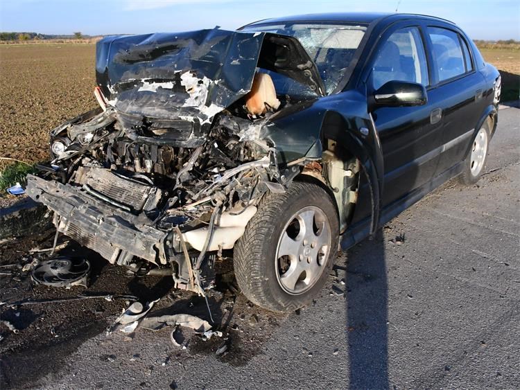 Vozio bez dozvole, pretjecao, izazvao nesreću i pobjegao s mjesta događaja