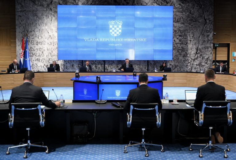 Hrvatska uzima 1,7 milijardi eura zajma za masovno naoružavanje vojske!