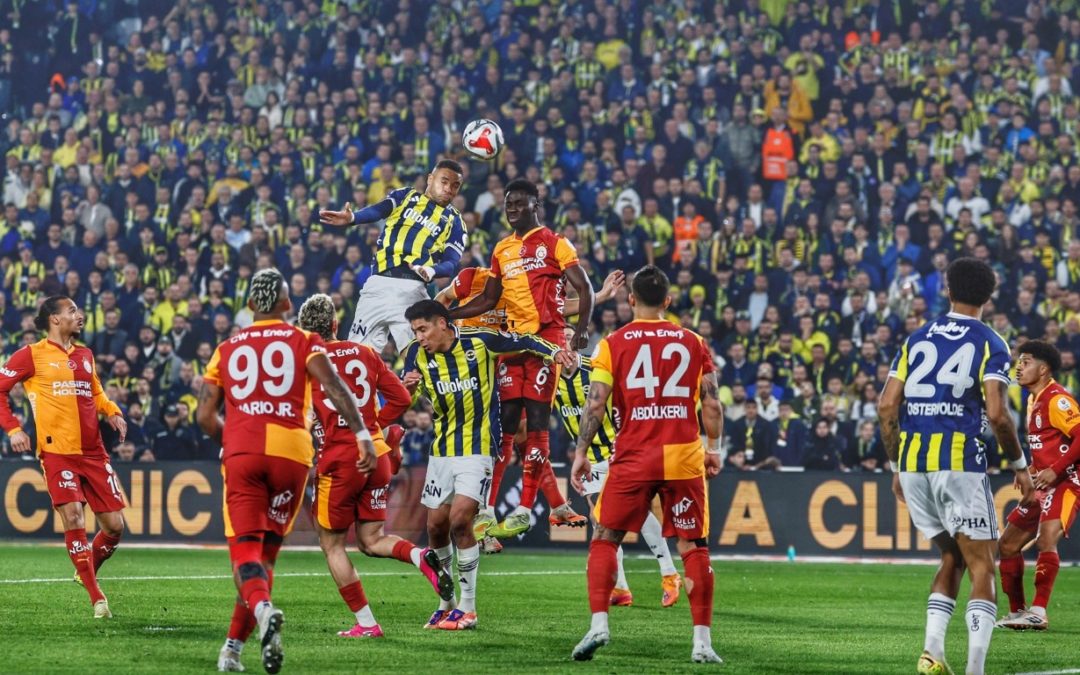 Luda završnica turskog derbija: Fenerbahče i Galatasaray remizirali 1-1, gosti zadržali bod prednosti