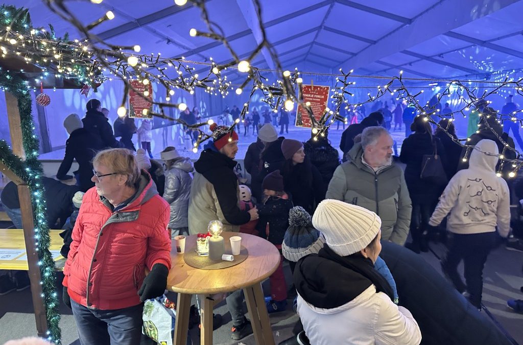 FOTO: Disco groznica na ledu – pogledajte kako je bilo na lendavskom klizalištu!