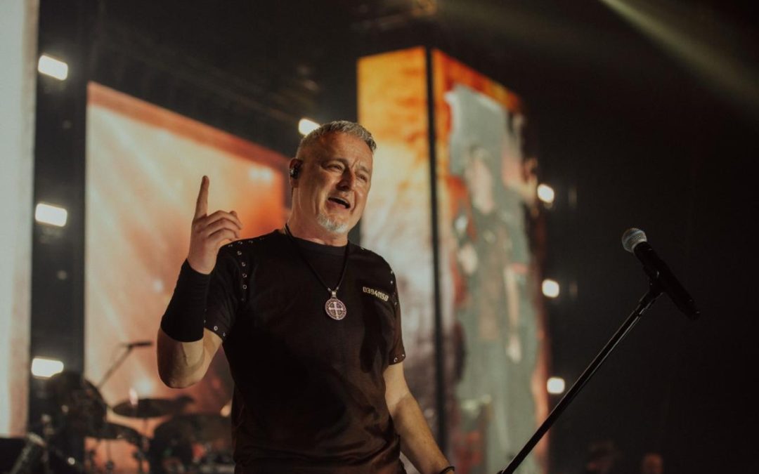 Thompson napunio Gripe, policija privela 24 osobe