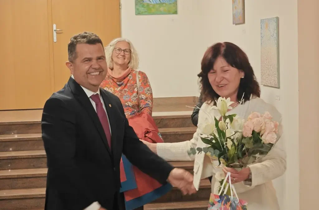 Umjetničko putovanje: Detalji s otvorenja izložbe u Kazališnoj i koncertnoj dvorani Lendava