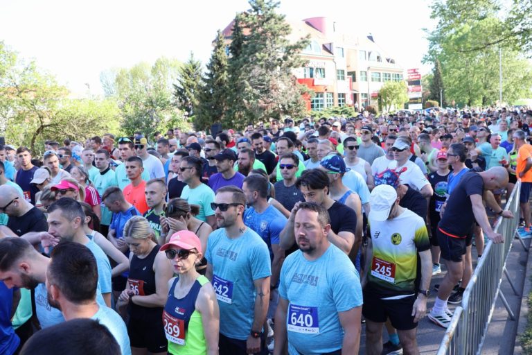 Foto: 9. Polumaraton Zrinskih u Čakovcu: Više od 900 trkača preplavilo ulice grada
