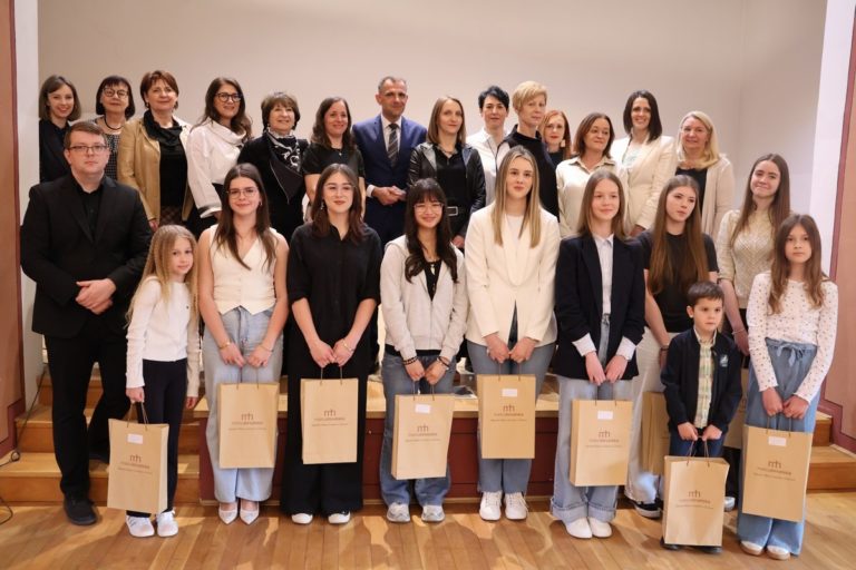 Mladi međimurski kreativci primili su Nagradu „Zvonimir Bartolić“ za svoje radove na kajkavskom