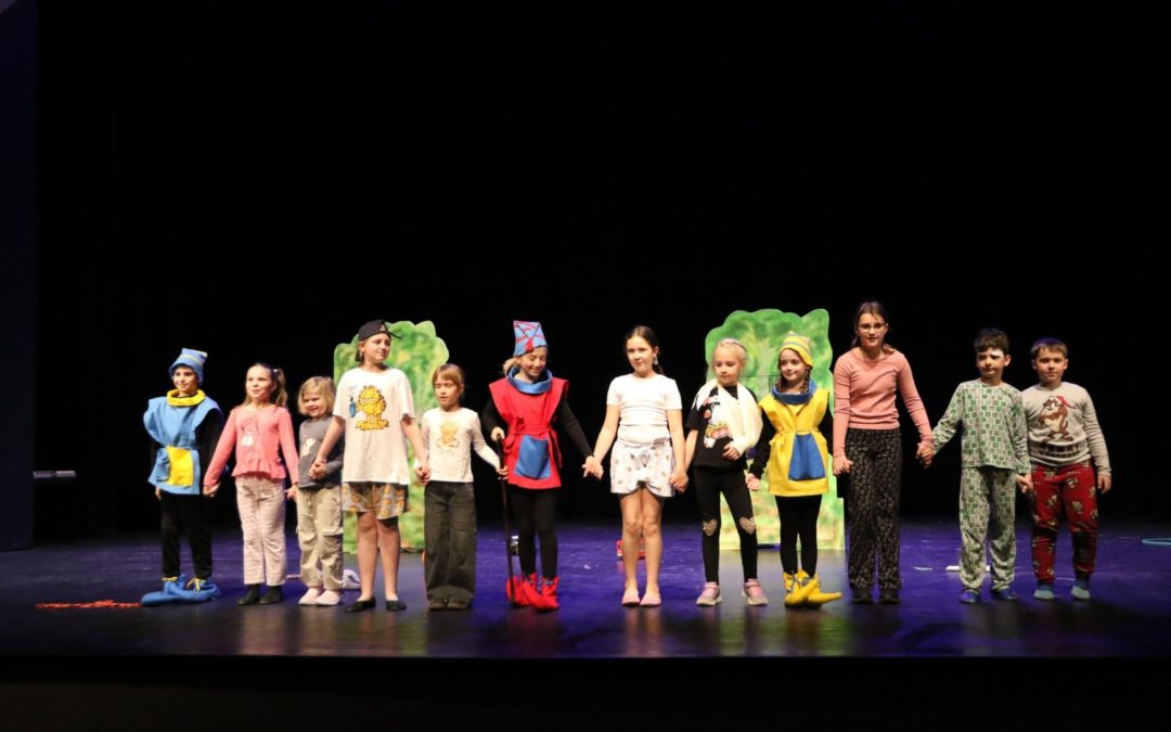 KAZALIŠNA ČAROLIJA U LENDAVI: Održan regionalni susret dječjih glumačkih skupina