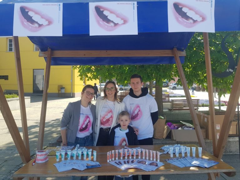 SVJETSKI DAN ORALNOG ZDRAVLJA: Međimurski stomatolozi dijele savjete, jabuke i paste za zube u Prelogu