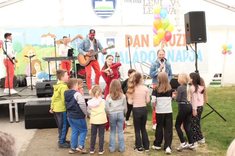 Foto: Ni oblačno vrijeme im nije pokvarilo planove: Dan obitelji u Radmožancima uz popularne Čuke