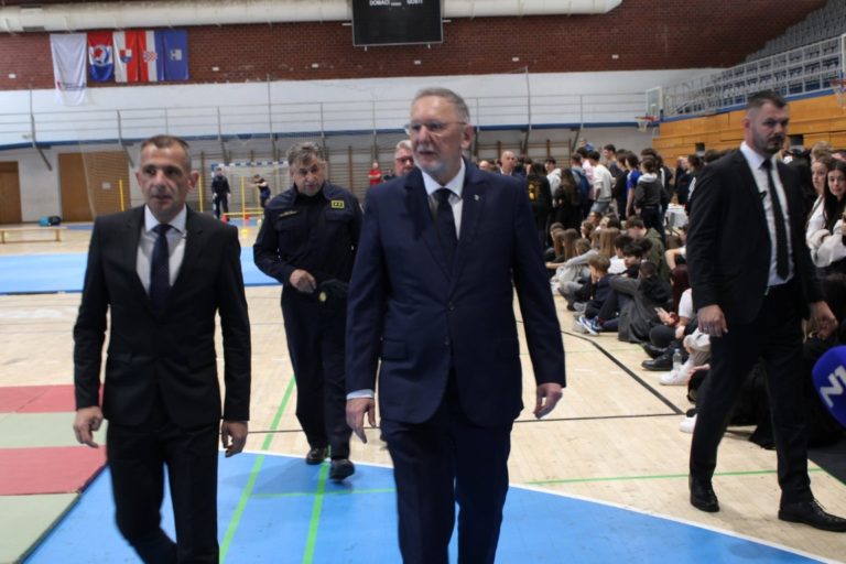 Ministar Božinović u Čakovcu: Sve veći interes mladih za policijsko zanimanje