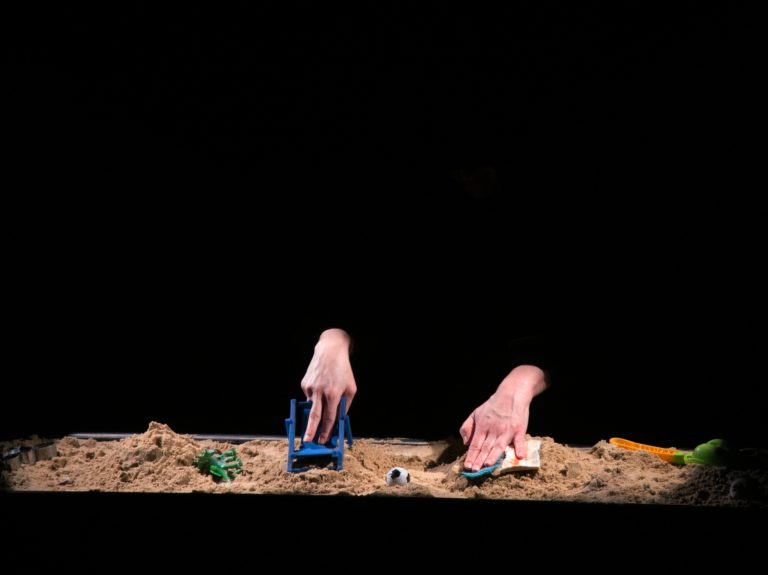 ČAROLIJA U CENTRU ZA KULTURU: Predstava o prijateljstvu dječaka i hobotnice stiže na tribinu Cukorek