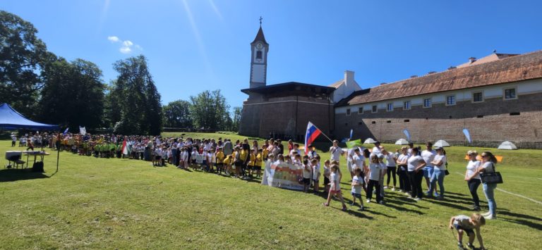 FOTO Jubilarni 5. Eurokindergarten Football Cup: Gotovo 300 mališana ispunilo jezero Staroga grada