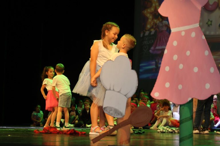 Vesela „prva matura“ u Čakovcu: Mališani iz DV Cipelica pjesmom i plesom se oprostili od vrtićkih dana