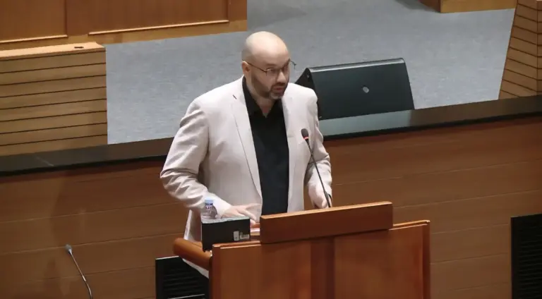 Baksa poručio da građani ne žive u statistici i tablicama već u trgovinama i s računima na stolu