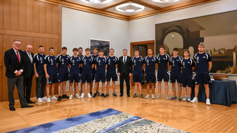 Predsjednik Milanović ugostio zlatne U-18 vaterpoliste i čestitao im na osvajanju naslova svjetskih prvaka