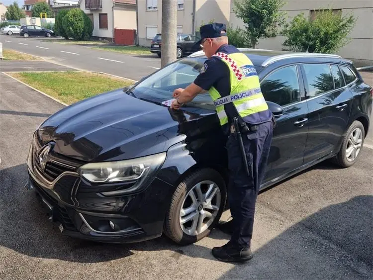 Akcija u Prelogu: Kažnjeni vozači koji su parkirali na mjestu za invalide i autobusnim stajalištima
