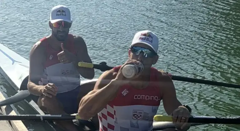 Braća Sinković taktičkom vožnjom osigurala polufinale Svjetskog prvenstva