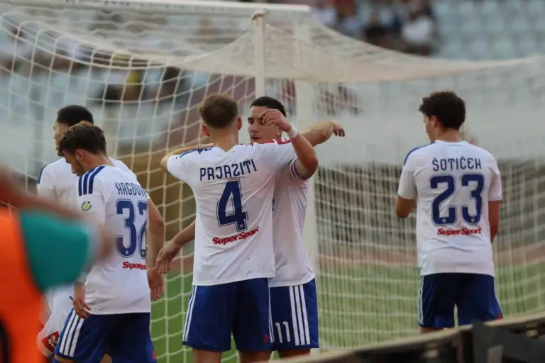 Hajduk golovima Šege i Šotičeka srušio Lokomotivu