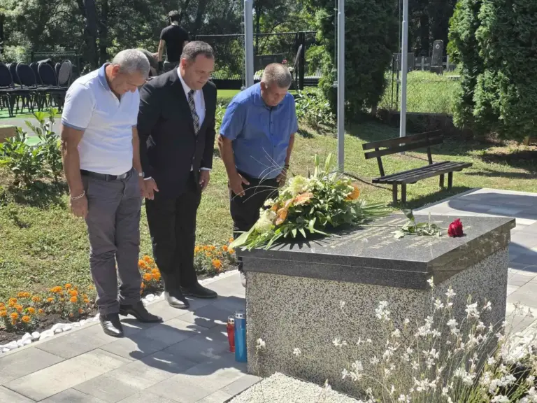 SJEĆANJE NA ŽRTVE SAMUDARIPENA Zamjenik župana Elvis Kralj u Uštici odao počast romskim žrtvama genocida