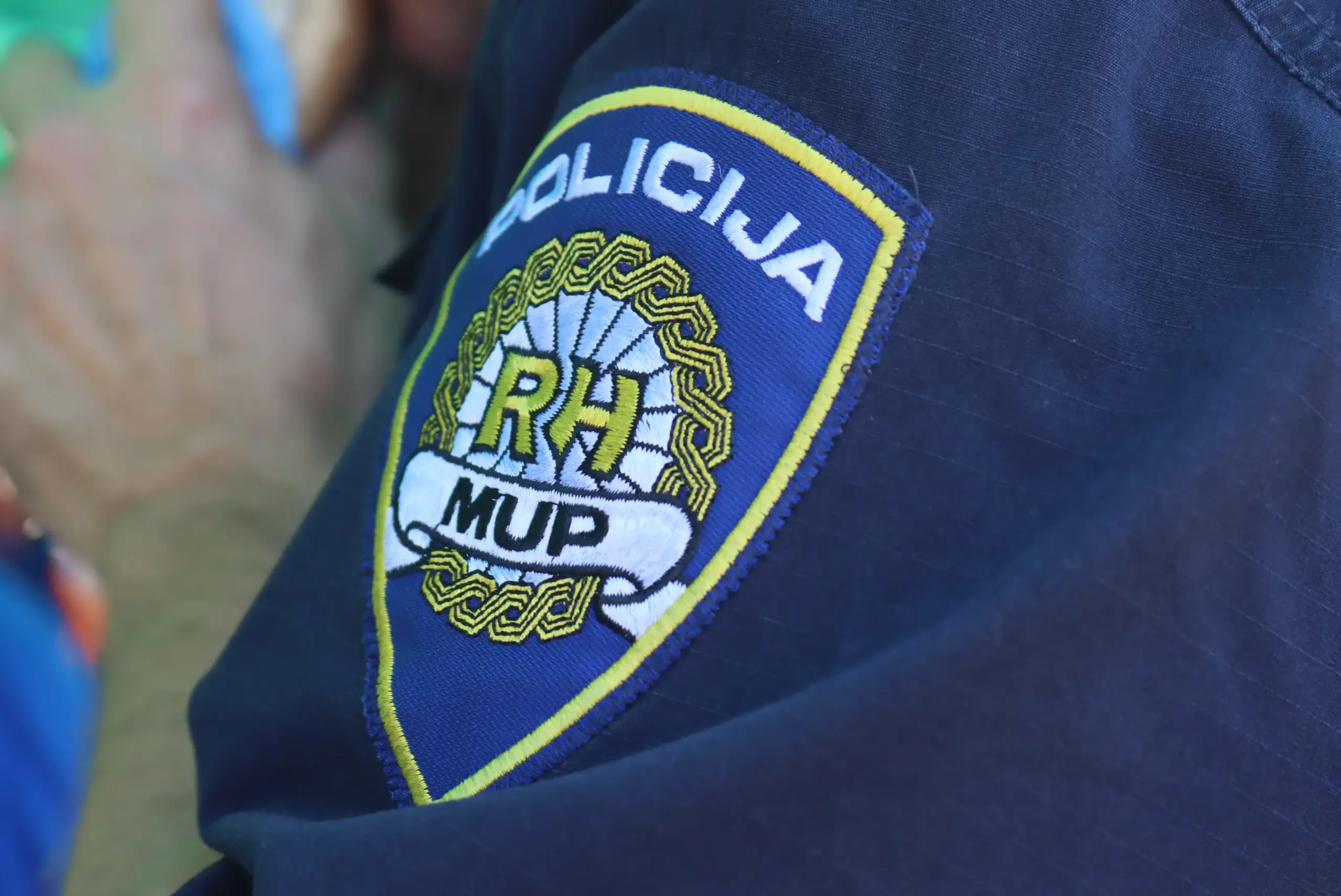 POLICIJA NASLOVNA (2)