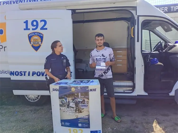 Policija u Paragu: Upozorili na opasnosti vožnje pod utjecajem alkohola i pojasnili kako prepoznati lihvarske ugovore