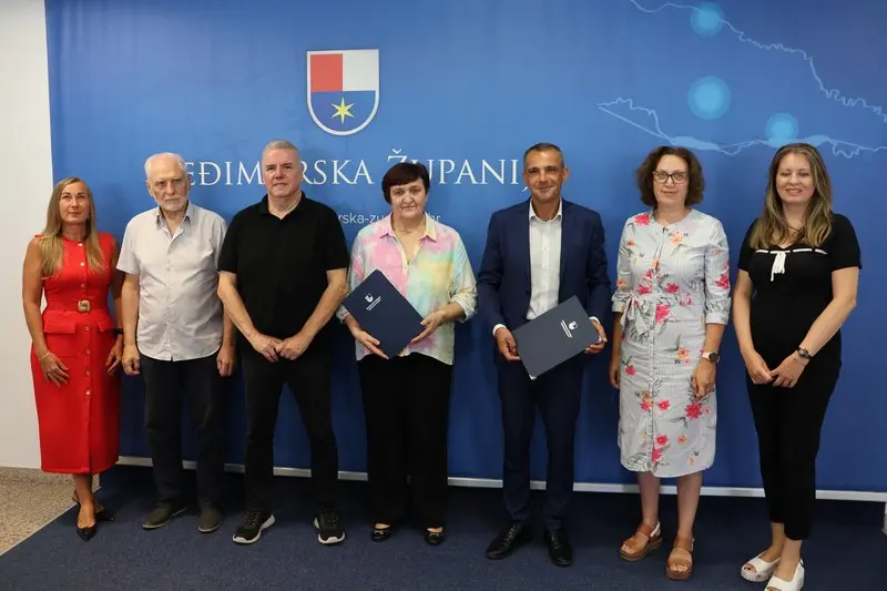 Potpisani novi ugovori vrijedni 450 tisuća eura: Stiže oprema za OŠ Prelog i završava se dvorana Graditeljske škole Čakovec