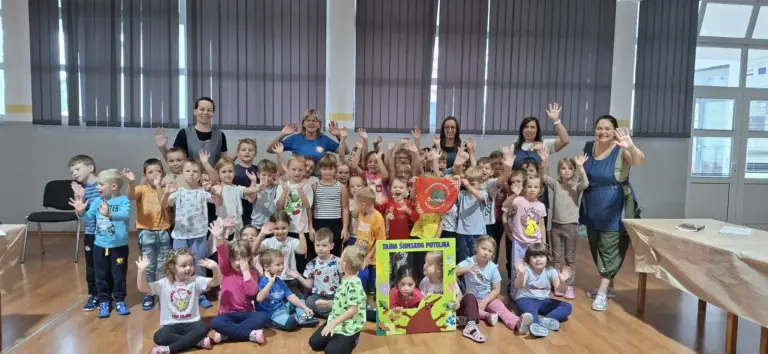 Planinarska avantura u vrtiću: Mališani u DV Jurovska pčelica učili o prirodi i isprobavali pravu opremu