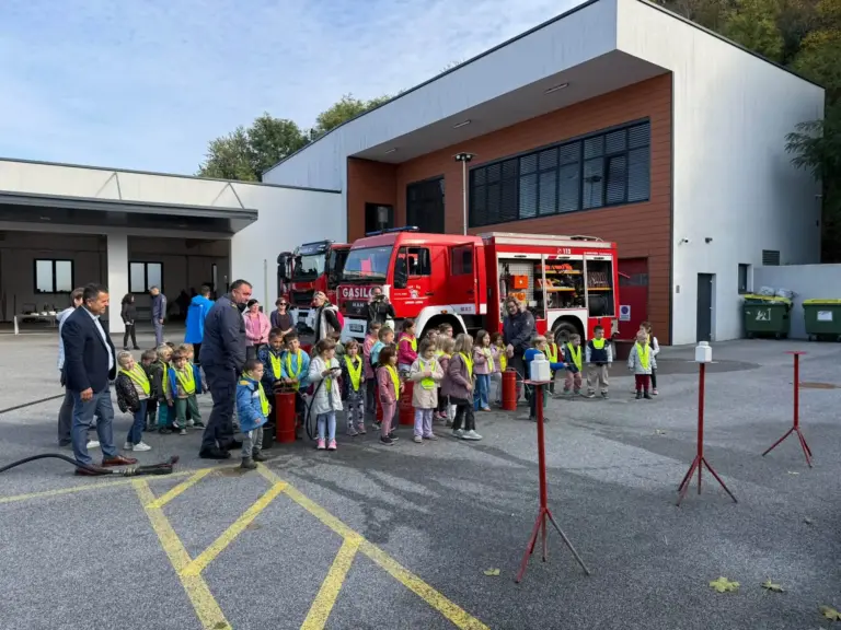 FOTO Dan otvorenih vrata: PGD Lendava oduševio posjetitelje prezentacijom opreme i vozila