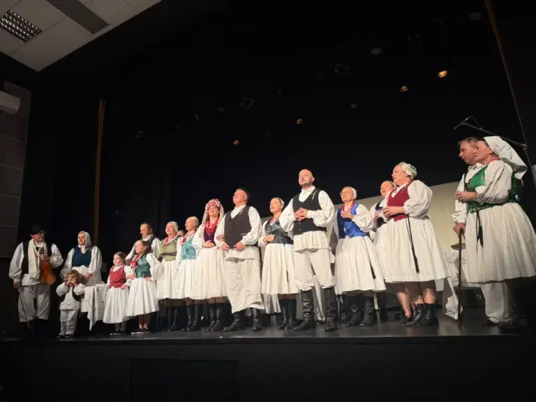 Kazališni maraton oduševio publiku: Održan drugi dan 5. Festivala hrvatske pučke drame „Murski cimeri“