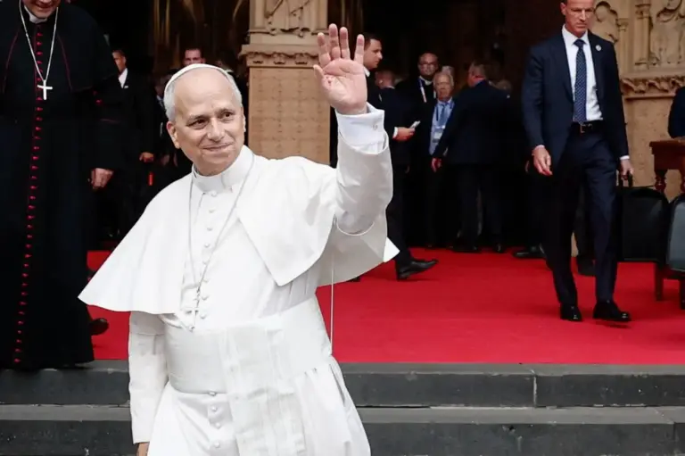 Papa je proveo mirnu noćn akon operacije raka pluća, liječnici otkrili kakve su prognoze